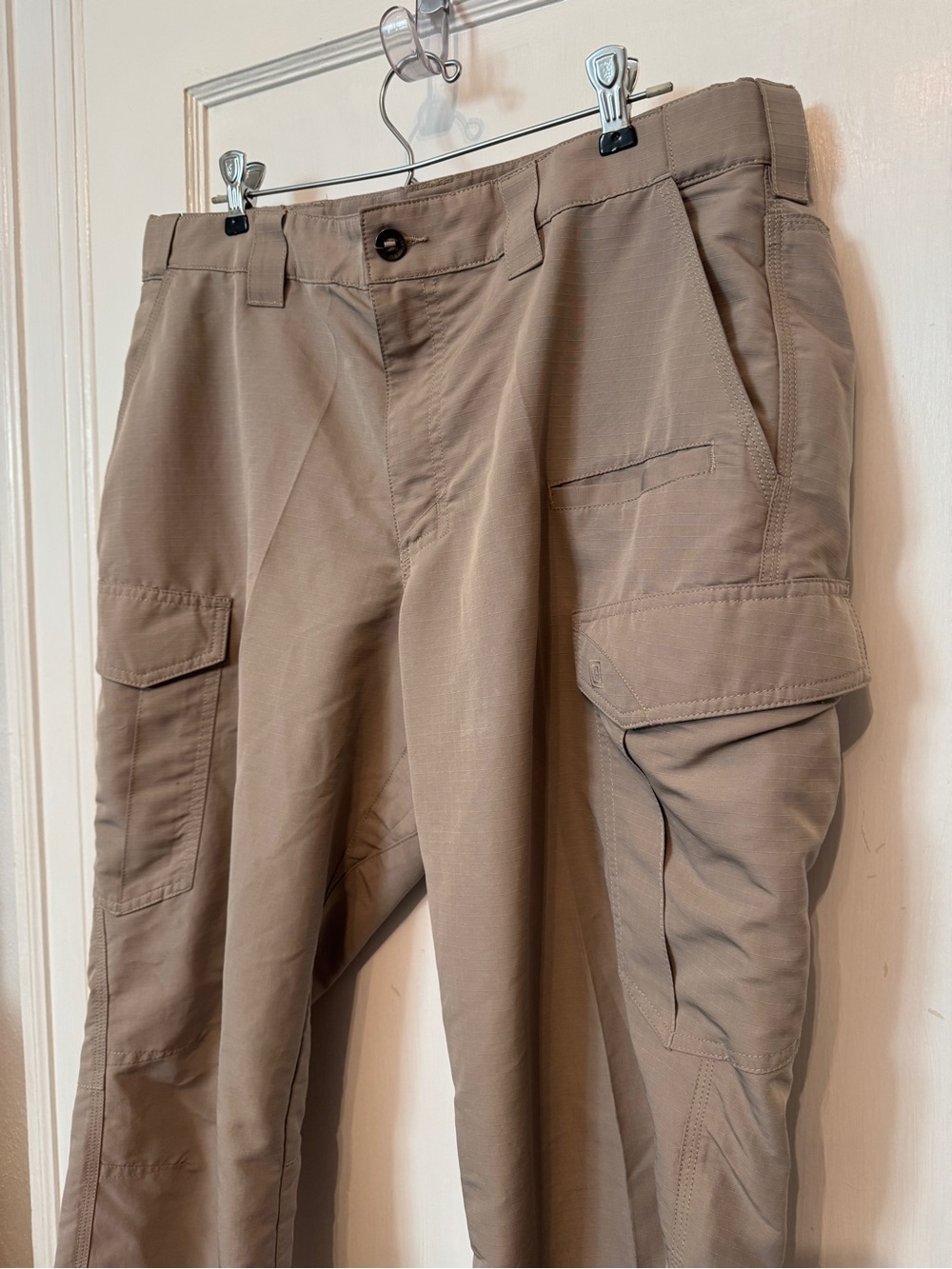 Men's 511 Tactical Cargo Pants in Taupe 38x30 - Picture 2 of 7